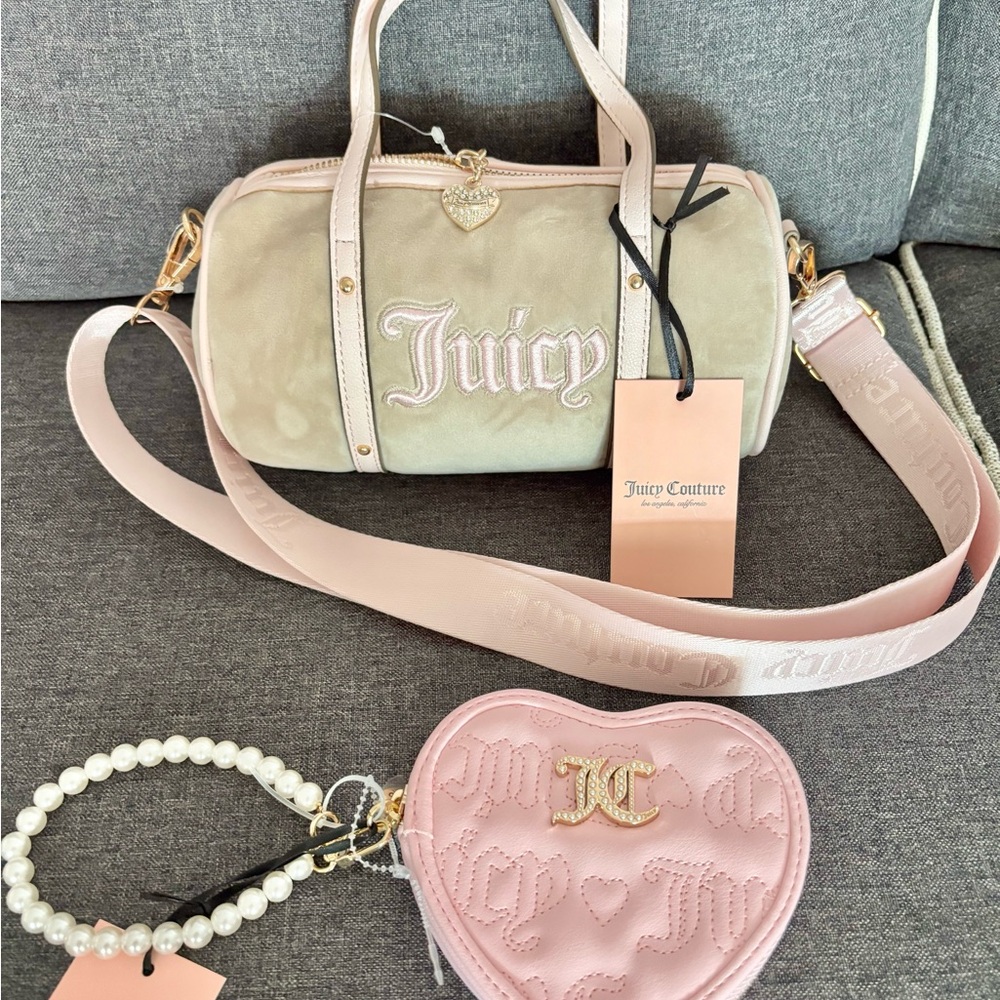 🩷Juicy Couture Cream and Pink Travel Bag and Quilted Wristlet with Pearl Handle💕